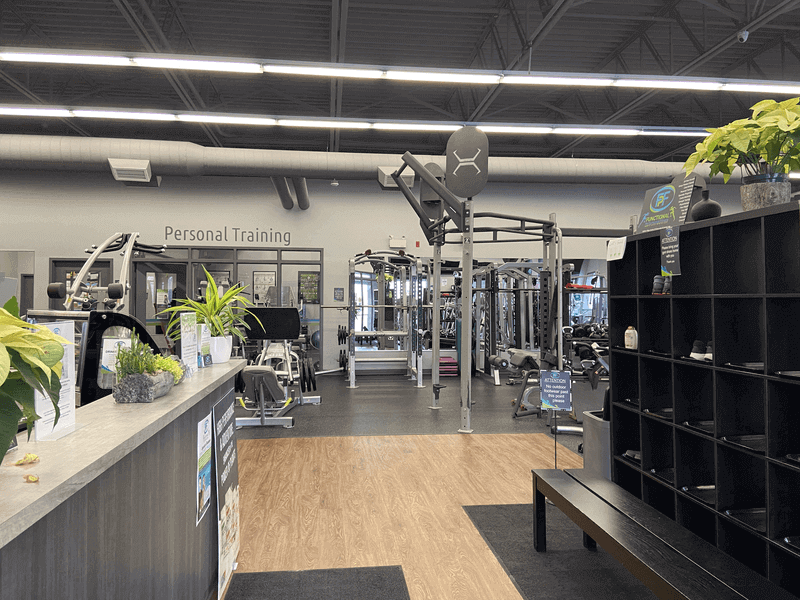 Our open concept gym design helps maximize space and provide members with the space they need to perform all of their workouts comfortably and effectively. 